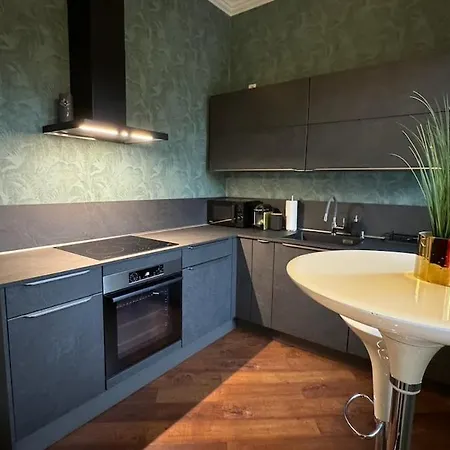 Koenigliche Wohnen In *